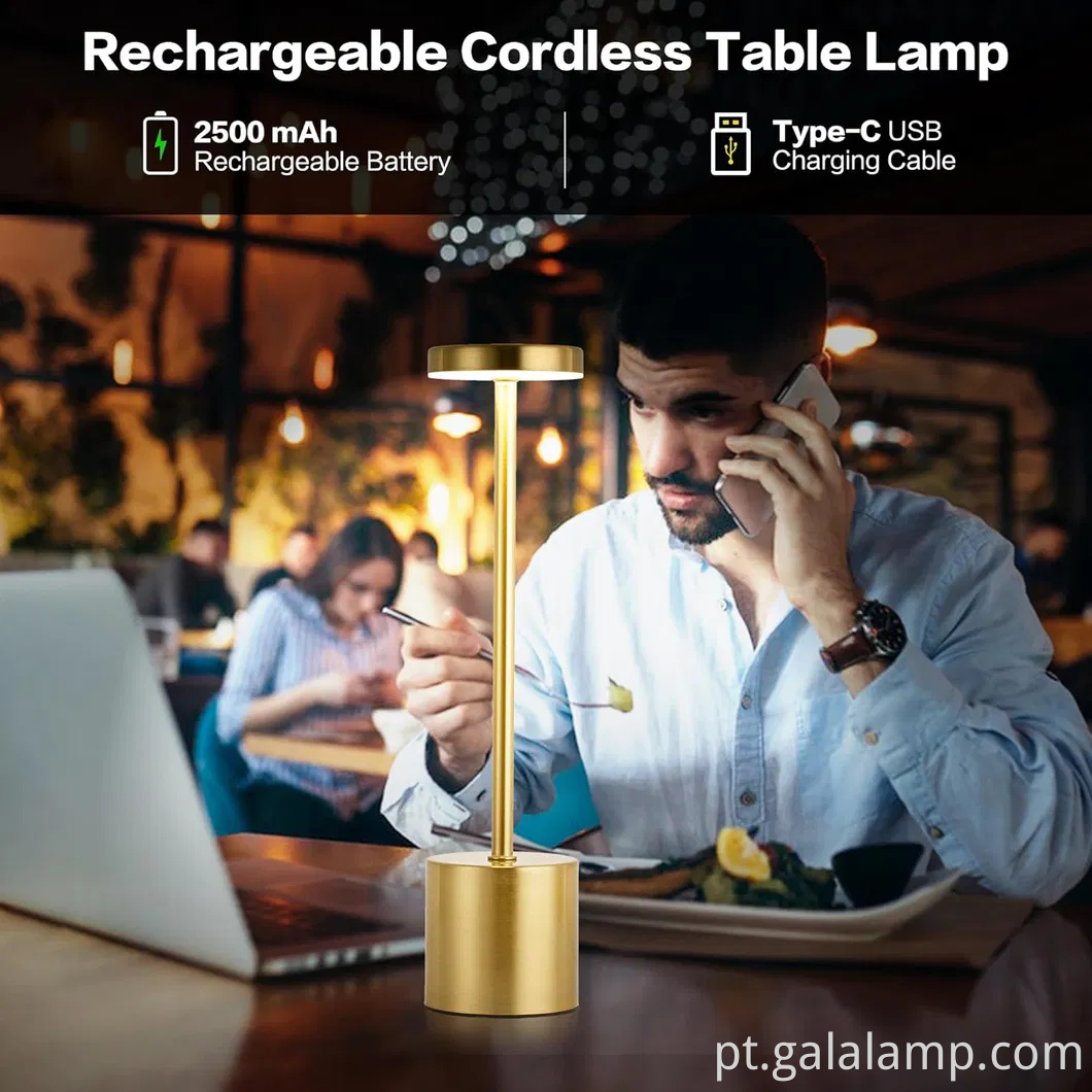 Lâmpada de mesa LED movida a bateria recarregável - 3 luz diminuído de cores